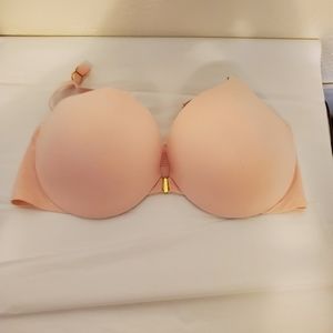 Victoria secret bra 38D